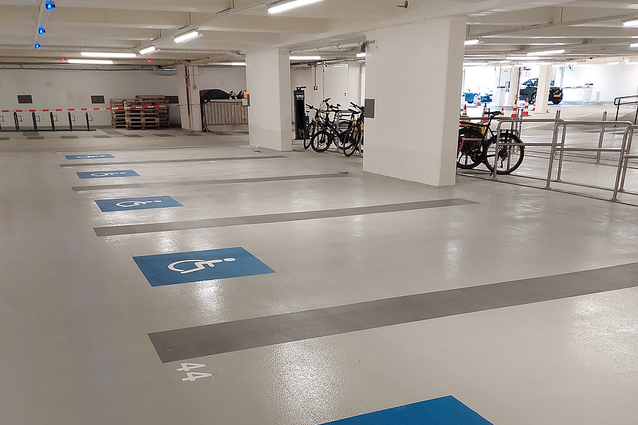 Sanierung Parking Guillaume – Betonbeschichtung und Markierung der Stellplätze.